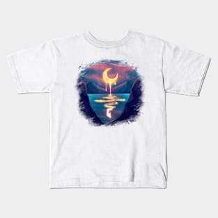 Melting moon Kids T-Shirt